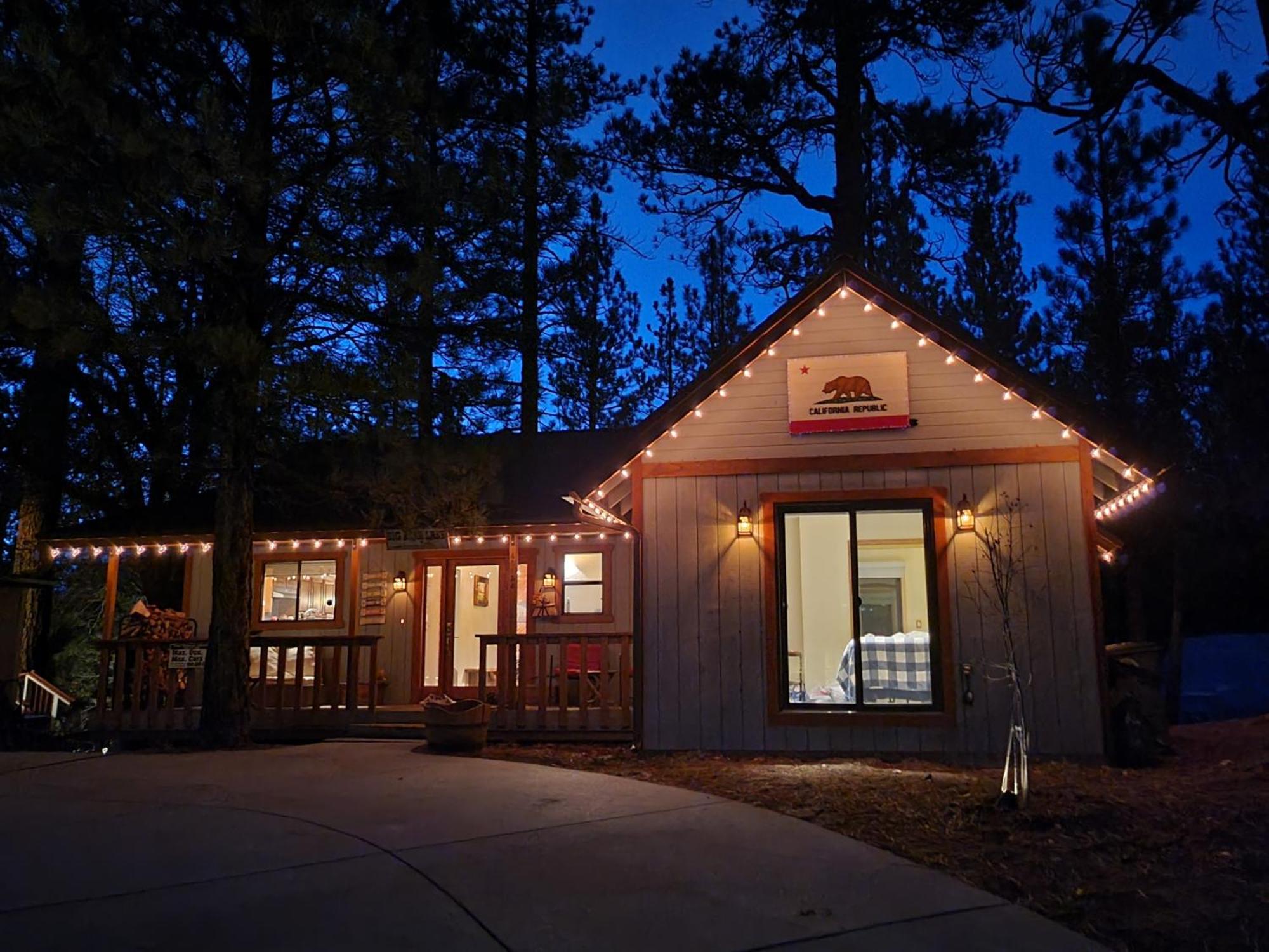 Four Seasons Getaway-Private Hot Spa With Pine Tree Views-Walk To Village And Pineknot Trailhead-Plus King Bed! Big Bear Lake Exterior foto