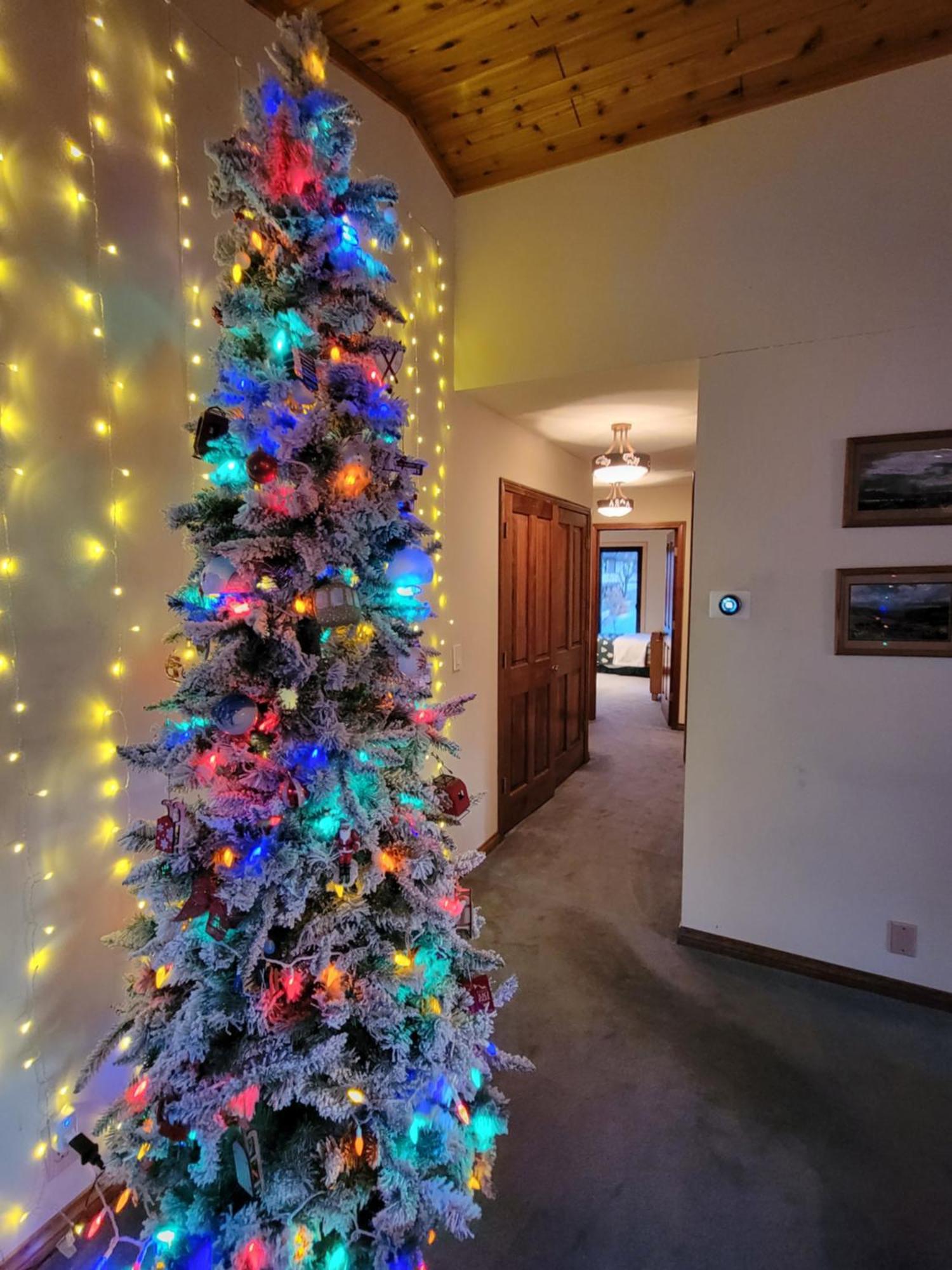 Four Seasons Getaway-Private Hot Spa With Pine Tree Views-Walk To Village And Pineknot Trailhead-Plus King Bed! Big Bear Lake Exterior foto