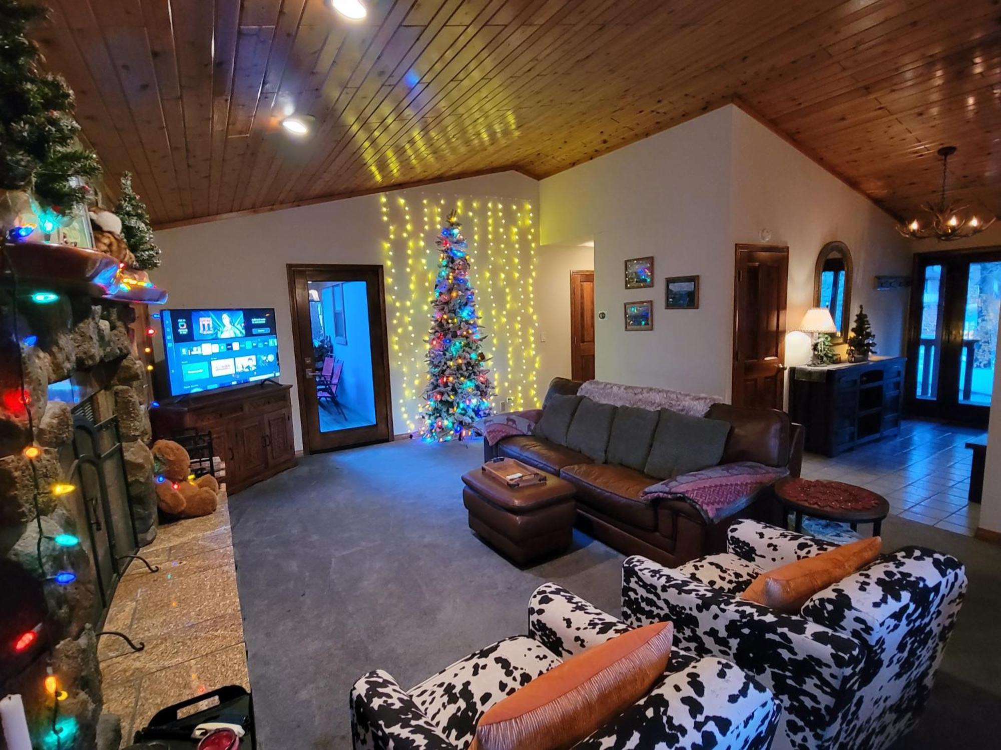 Four Seasons Getaway-Private Hot Spa With Pine Tree Views-Walk To Village And Pineknot Trailhead-Plus King Bed! Big Bear Lake Exterior foto