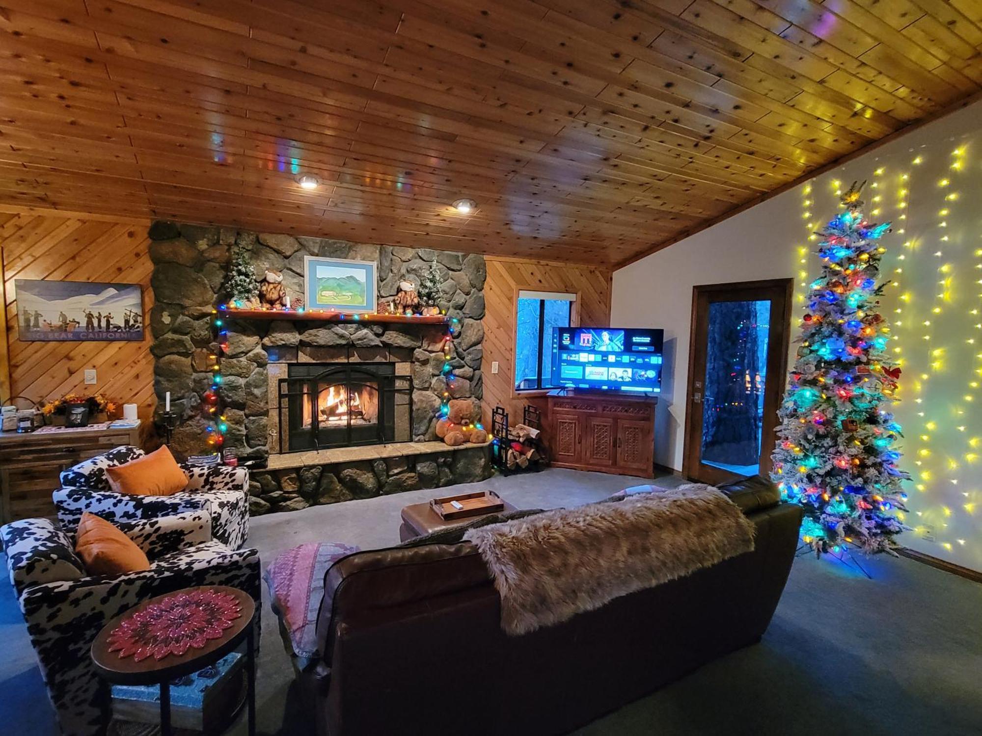 Four Seasons Getaway-Private Hot Spa With Pine Tree Views-Walk To Village And Pineknot Trailhead-Plus King Bed! Big Bear Lake Exterior foto