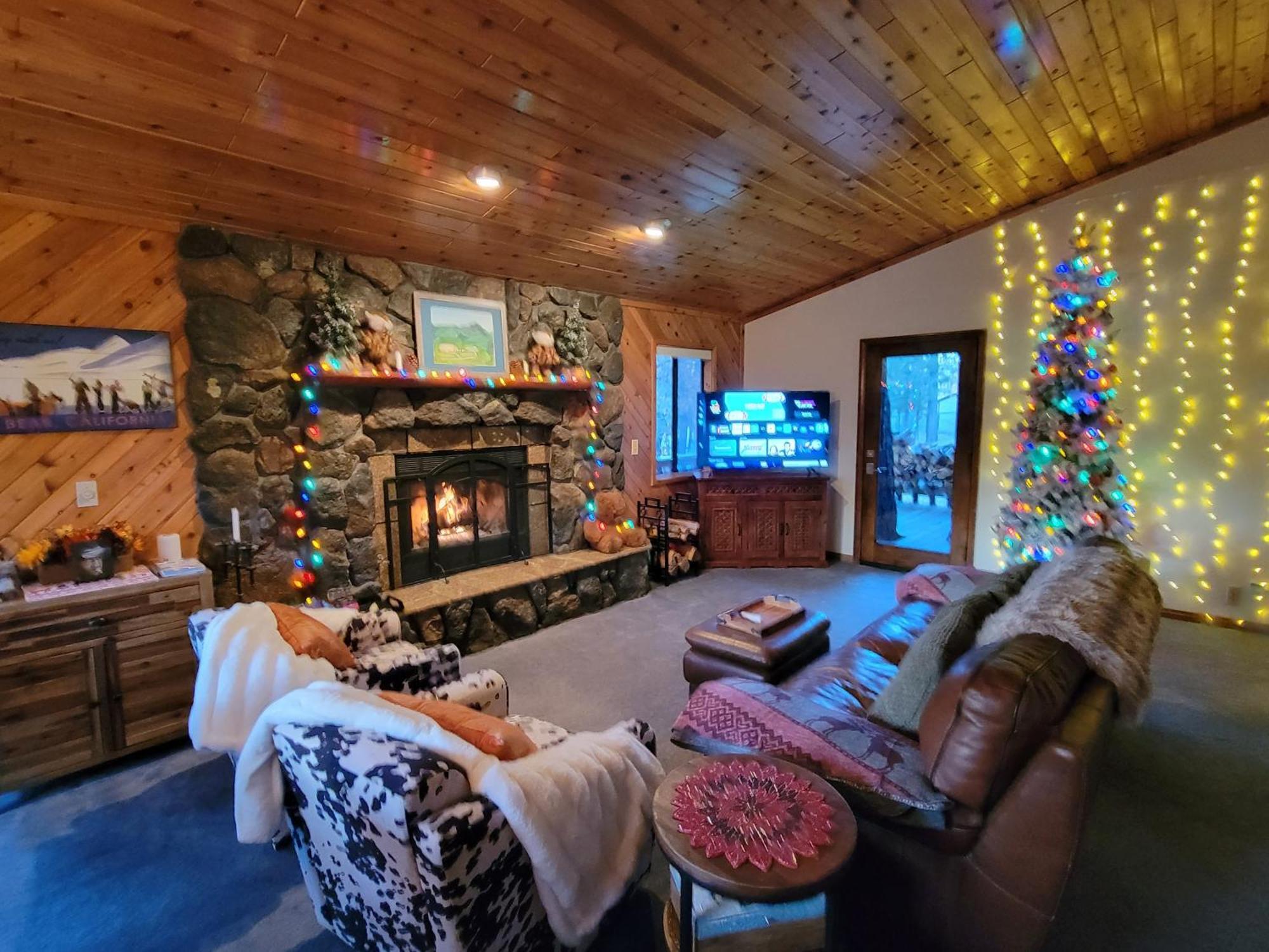 Four Seasons Getaway-Private Hot Spa With Pine Tree Views-Walk To Village And Pineknot Trailhead-Plus King Bed! Big Bear Lake Exterior foto