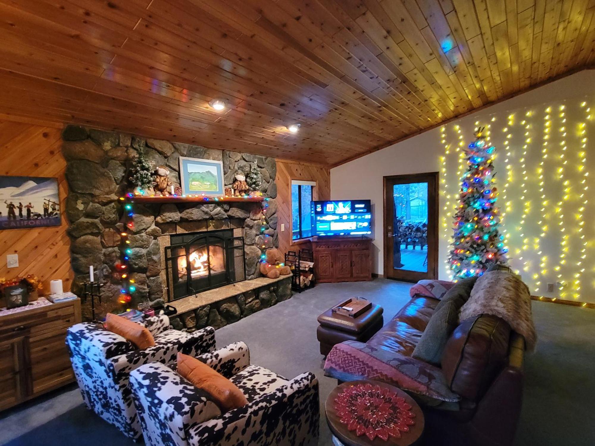 Four Seasons Getaway-Private Hot Spa With Pine Tree Views-Walk To Village And Pineknot Trailhead-Plus King Bed! Big Bear Lake Exterior foto